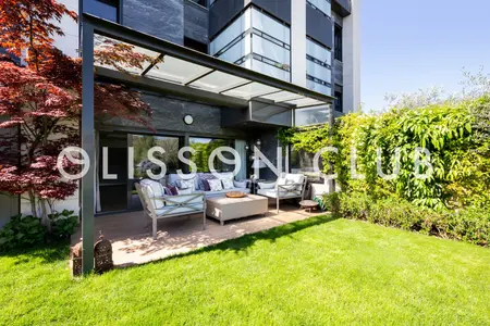 4-bed apartment with terrace in Encinar de los Reyes, La Moraleja