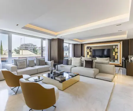 Spacious 3-bed penthouse with terrace in Castellana, Salamanca