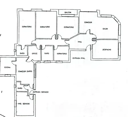 Spacious 6-bed apartment with terrace in Castellana, Salamanca
