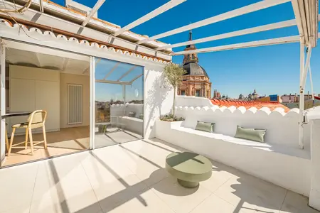 Ático de 4 dormitorios con terraza en Palacio, Centro