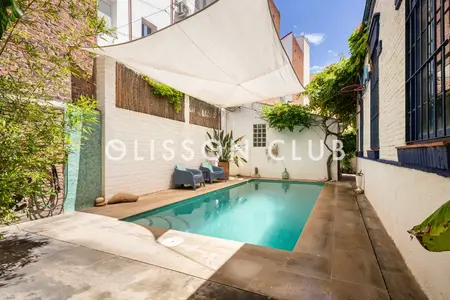 Chalet en buen estado con piscina y jardín privado en una de las zonas más exclusivas de Madrid