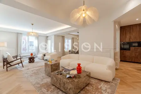 Renovated 5-bed apartment with terrace in Castellana, Salamanca