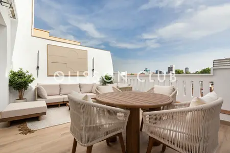 2-bed penthouse with terrace in Castellana, Salamanca