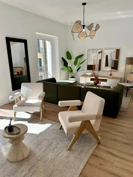 Sofisticado piso exterior con encanto clásico
