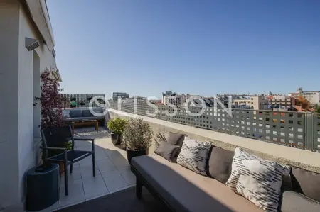 3-bed penthouse with terrace in Almagro, Chamberí
