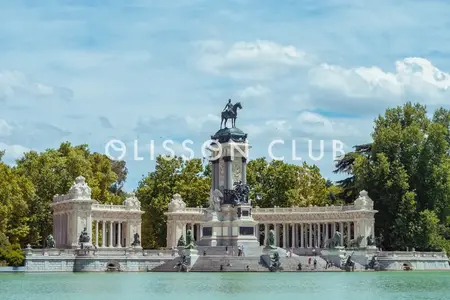Ático de 4 dormitorios con terraza en Jerónimos, Retiro