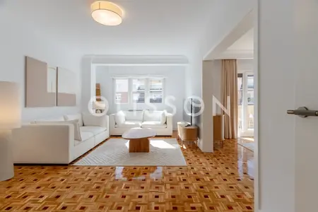 Foto de Exclusivo Piso Luminoso en Alquiler