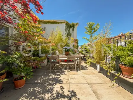 Spacious 3-bed penthouse with terrace in Goya, Salamanca
