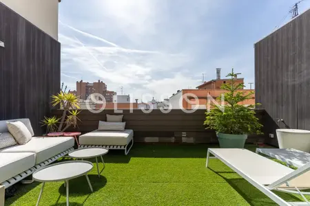 Espectacular ático con amplia terraza en Almagro.