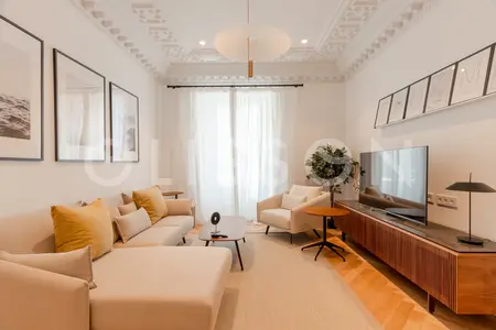Renovated 2-bed apartment with terrace in Malasana, Centro