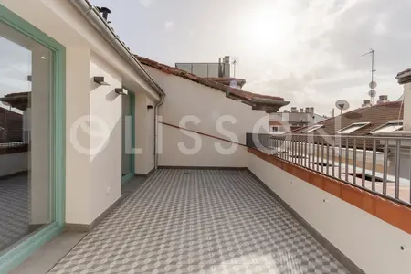 New 2-bed penthouse with terrace in Huertas, Centro