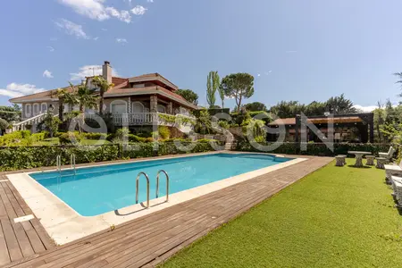 Espectacular chalet independiente en Santo Domingo