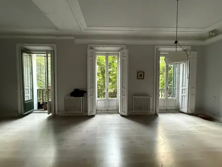 Renovated 3-bed apartment with terrace in Recoletos, Salamanca