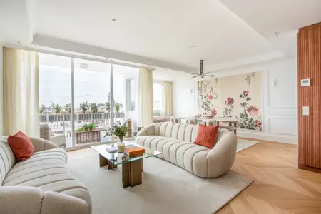Photo of Renovated 3-bed apartment with terrace in Trafalgar, Chamberí