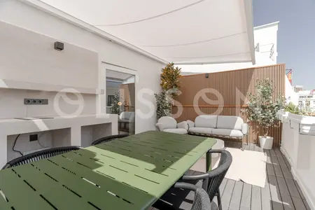 Renovated 2-bed penthouse with terrace in Ibiza, Retiro