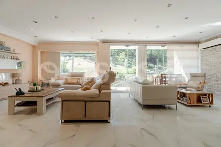 Excepcional piso con terraza y vistas privilegiadas al Parque del Oeste