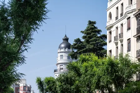 3-bed classic apartment with lift in Almagro, Chamberí