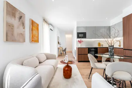 Renovated 2-bed penthouse with terrace in Ríos Rosas, Chamberí