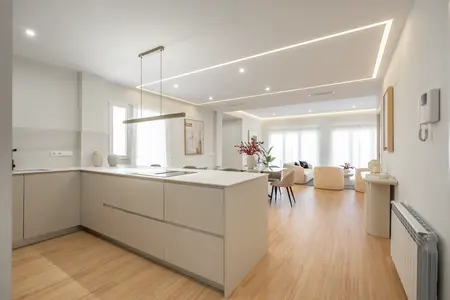 Exclusiva vivienda con terraza reformada a estrenar