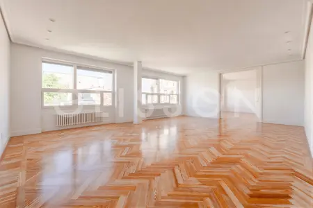 Amplitud, elegancia y confort en el corazón del Barrio de Salamanca