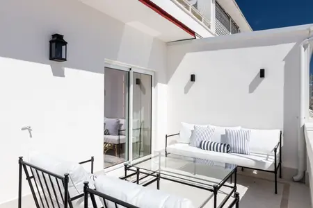 Piso ático de 2 dormitorios con terraza en Goya, Salamanca